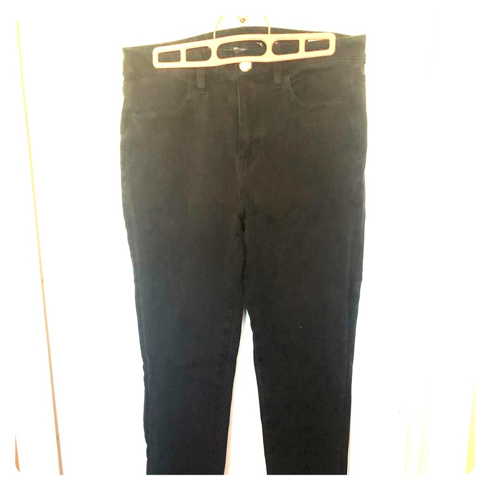 Black high waisted jeans. Never worn.